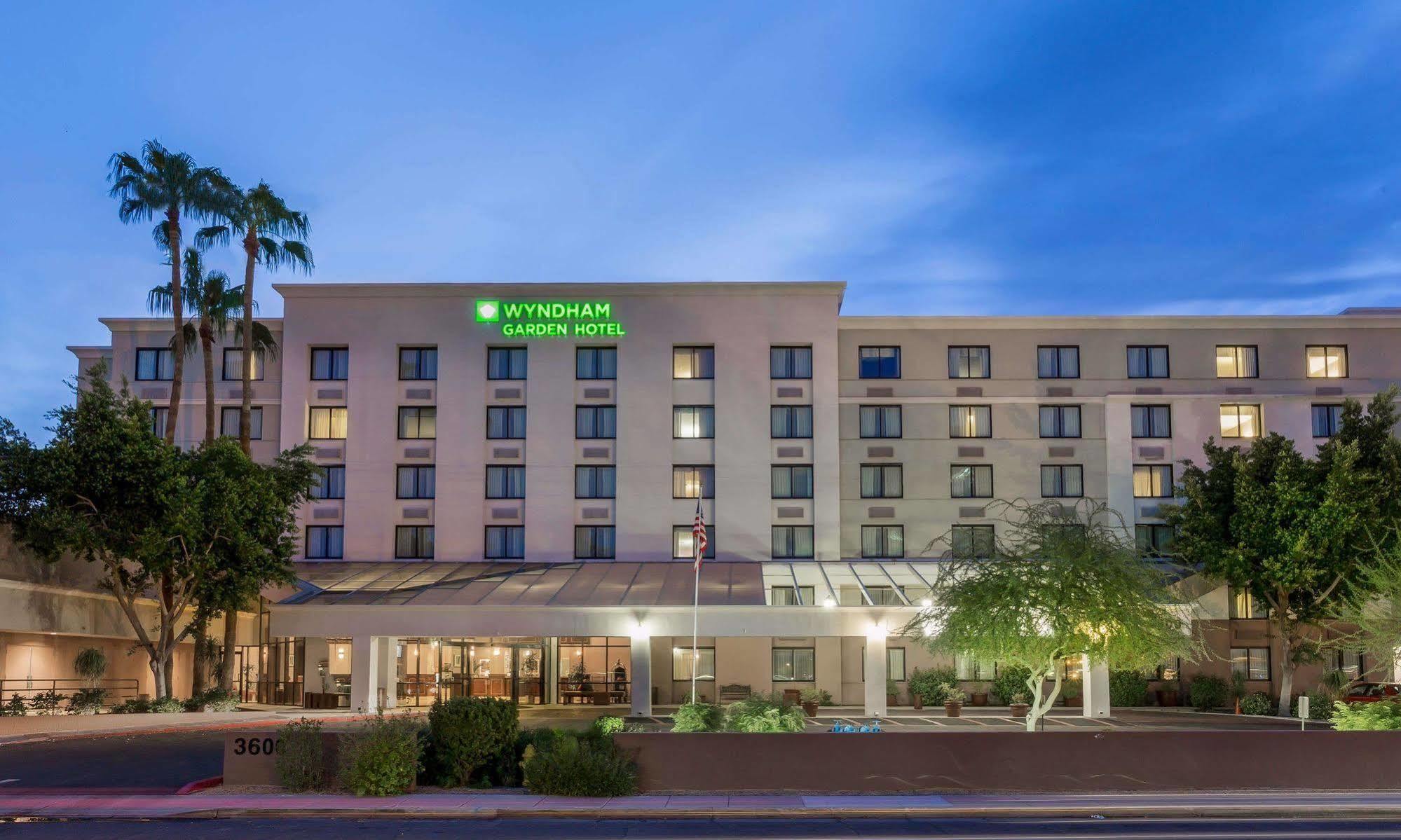 Midtown Garden Inn Феникс Экстерьер фото